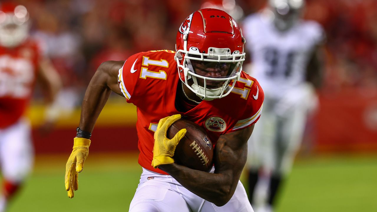 Las Vegas Raiders vs. Kansas City Chiefs. NFL Game. American Football  League match. Silhouette of professional player celebrate touch down.  Screen in Stock Photo - Alamy