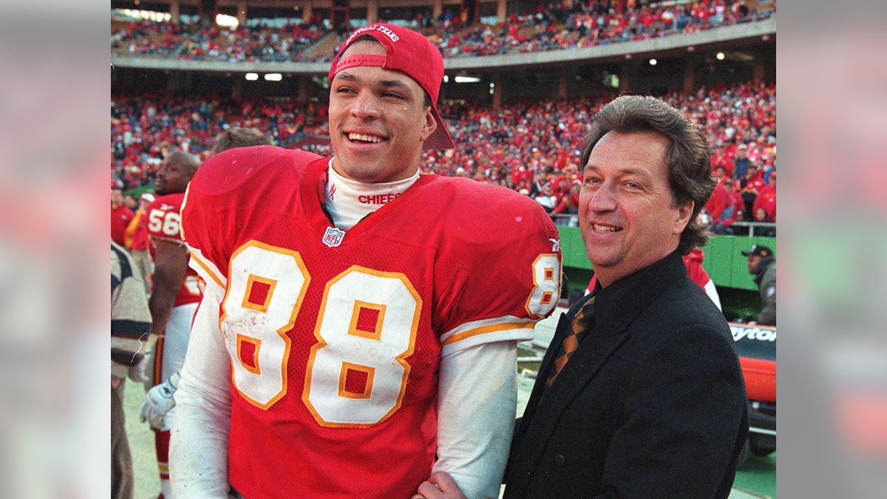 Former Chiefs Star Tony Gonzalez 'Immensely' Enjoying New