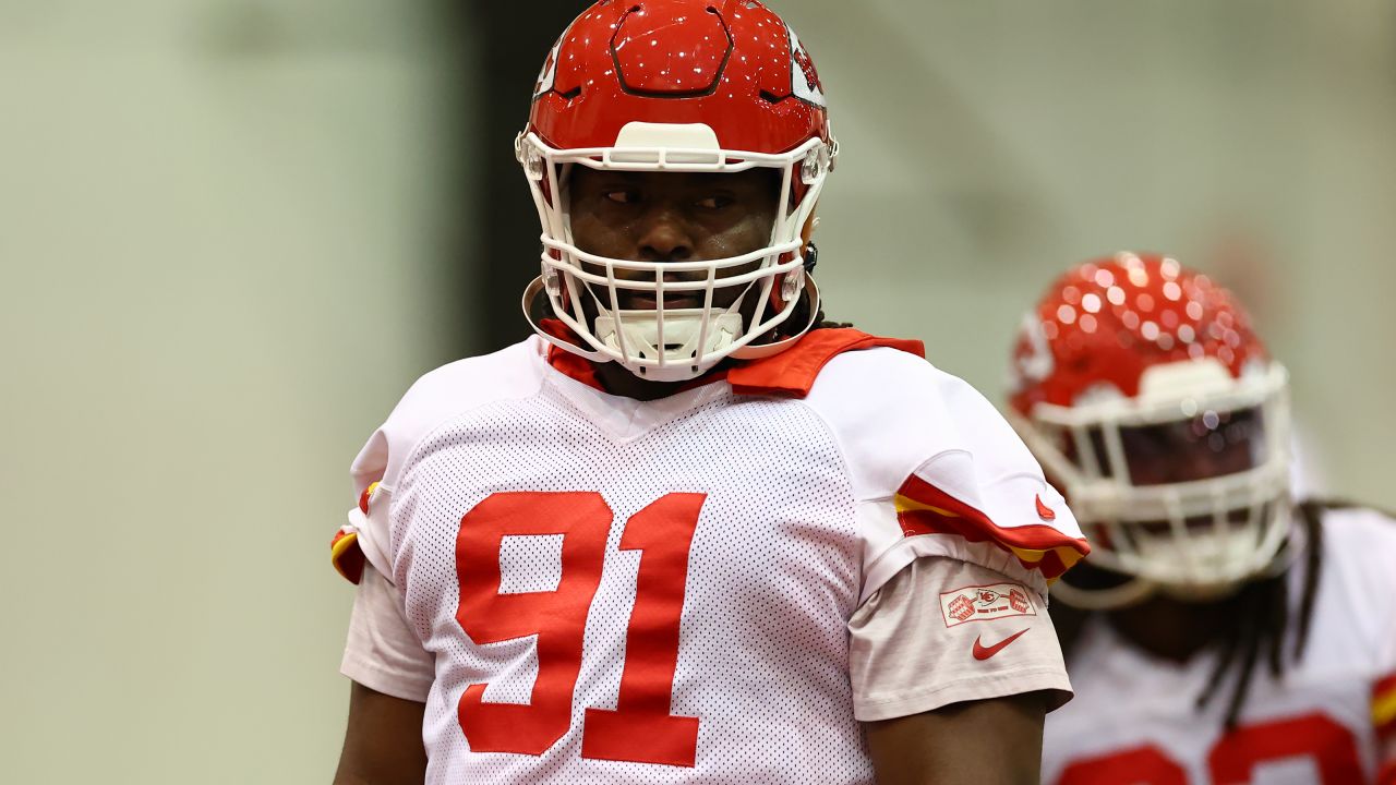 Super Bowl champion Chiefs hold hot, tough practice in 1st day of pads –  NewsNation