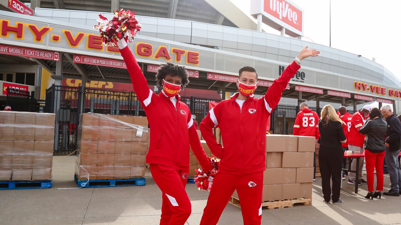 2018 Chiefs Kingdom Food Drive Brings Five-Year Total to More Than 1.4  Million Meals Donated