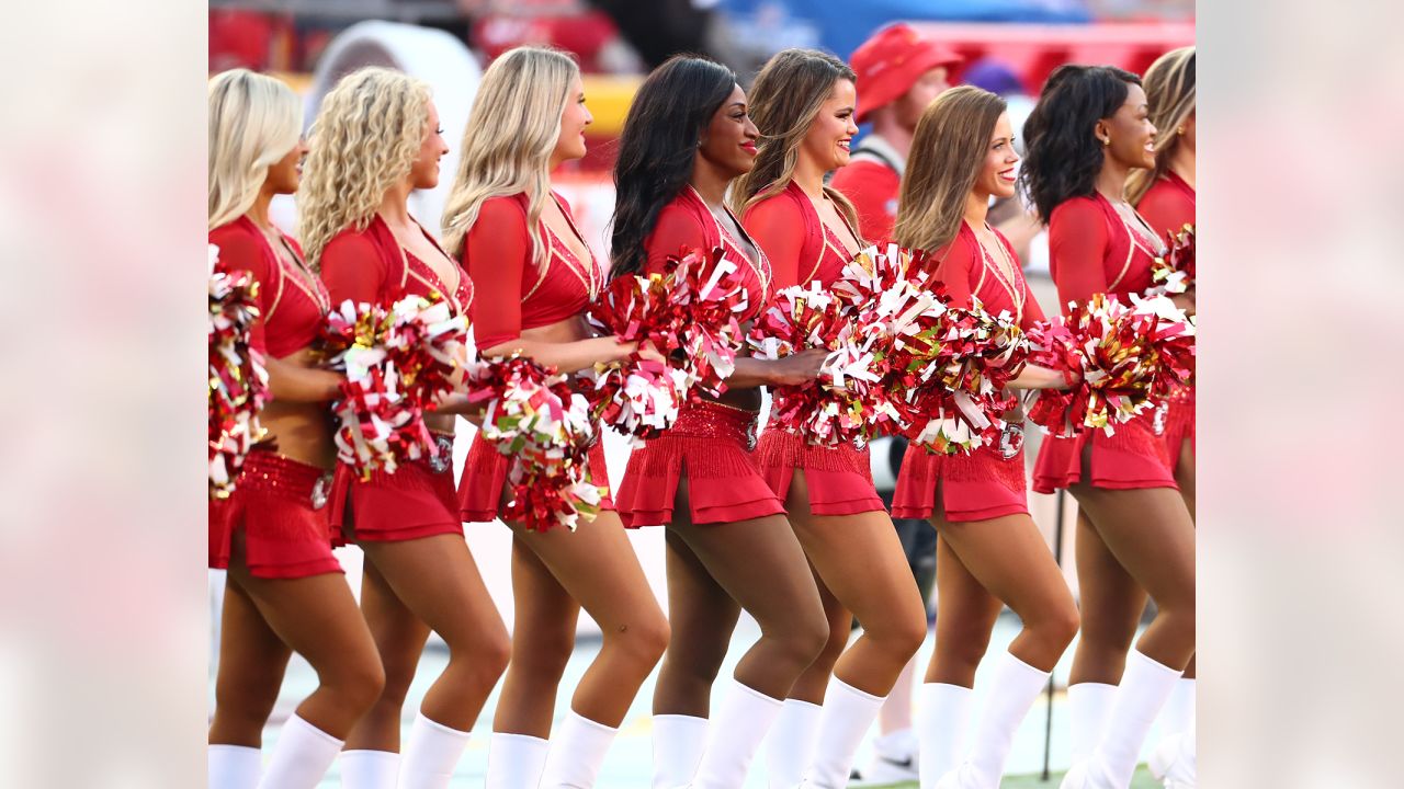 Chiefs Cheerleaders - Katrina and Anna Calendar Shoot 