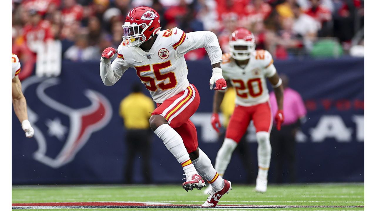 INDIANAPOLIS, IN - SEPTEMBER 25: Kansas City Chiefs Wide Receiver Justin  Watson (84) prior to an NFL game between the Kansas City Chiefs and the  Indianapolis Colts on September 25, 2022, at