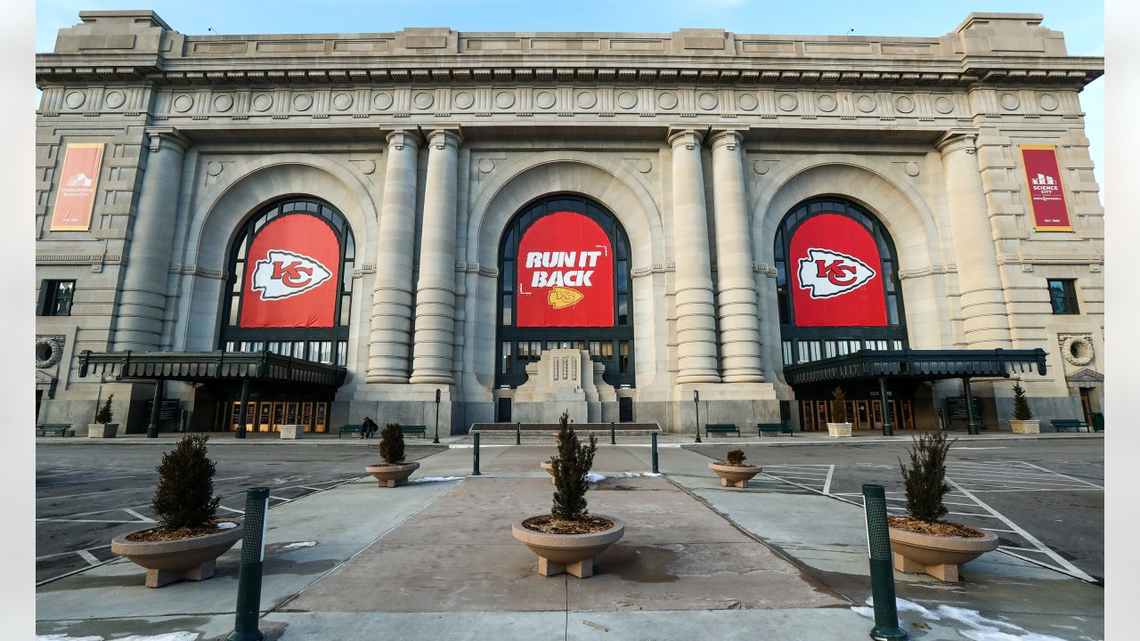 Chiefs Kingdom lights up Union Station: Downloadable pictures - FOX4