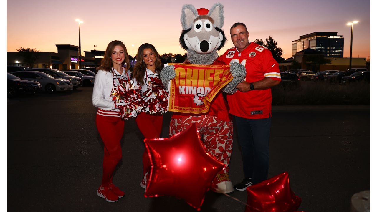 Chiefs fans wrap up Red Friday celebrations at Zona Rosa