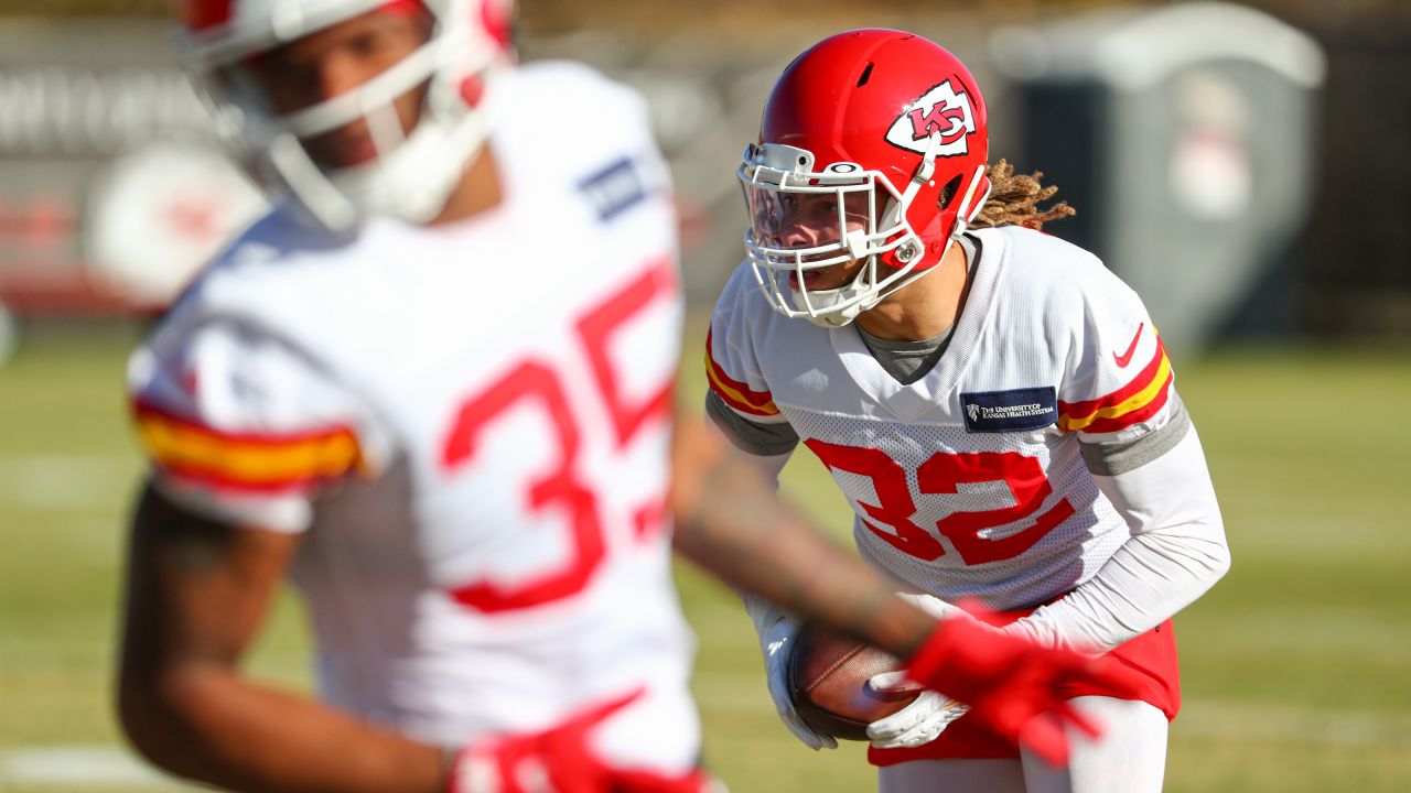 PHOTOS: Denver Broncos vs. Kansas City Chiefs in NFL Week 13 – The