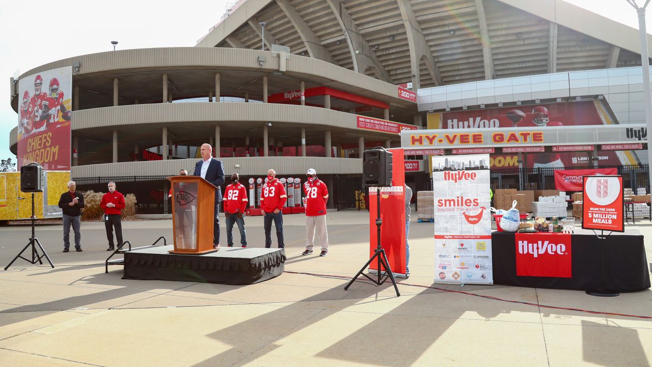 Chiefs players pack holiday meal boxes for families ahead of