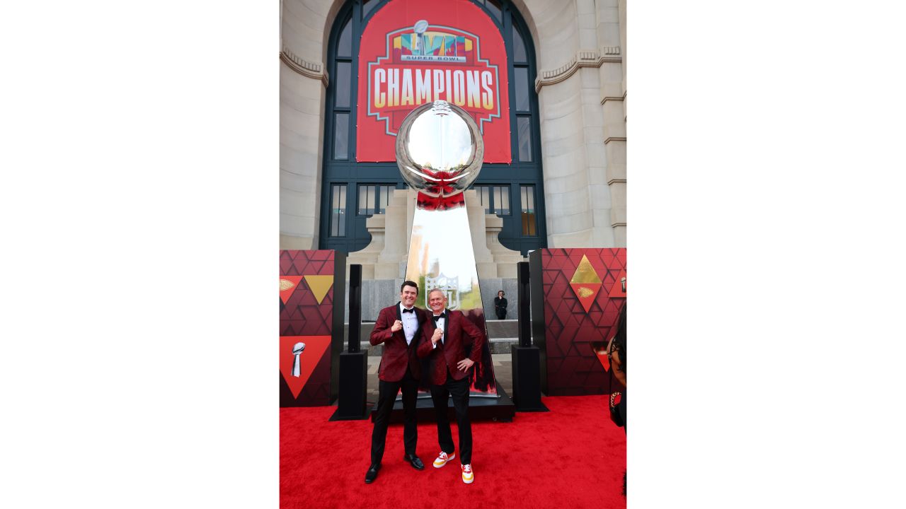 Kansas City Chiefs Celebrate Super Bowl Win in Ring Ceremony, Photos – WWD