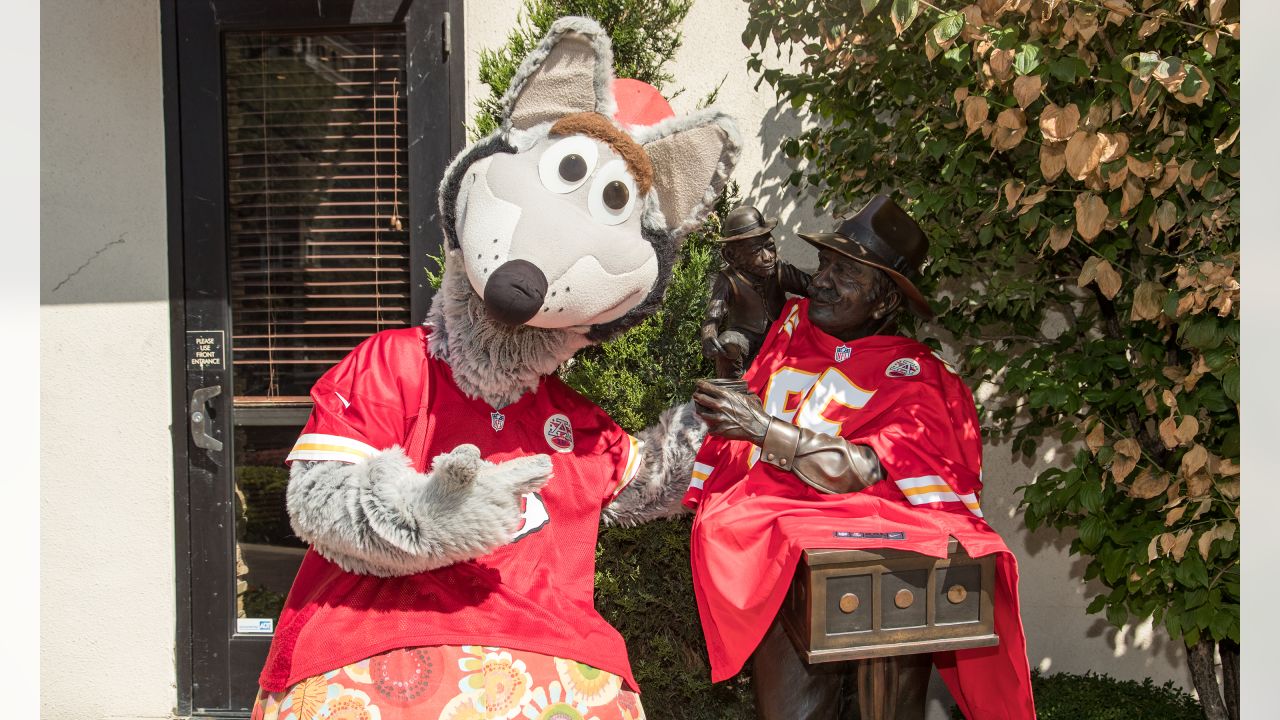 What is the Chiefs' mascot? A history of KC Wolf's pioneering