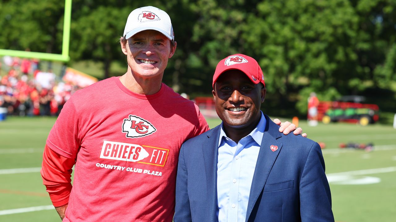 Chiefs win! Joplin-area fans line up at Academy Sports & Outdoors, News