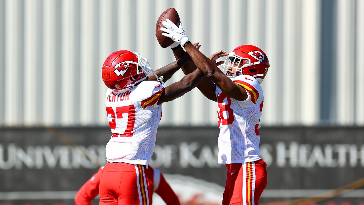 Super Bowl champion Chiefs hold hot, tough practice in 1st day of pads –  NewsNation