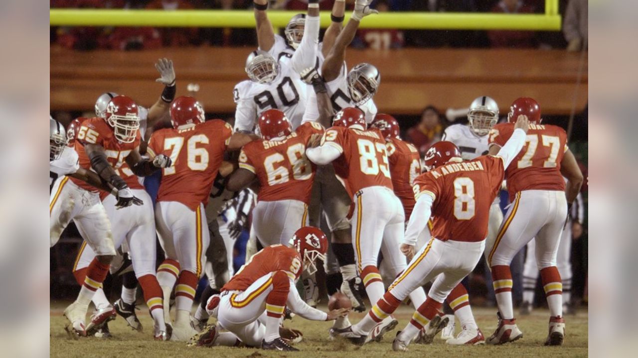 Throwback Thursday: Chiefs defeated Raiders 18 times in the '90s