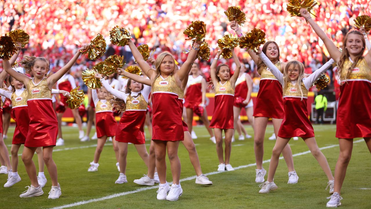 Photos: Junior Chiefs Cheerleaders Perform