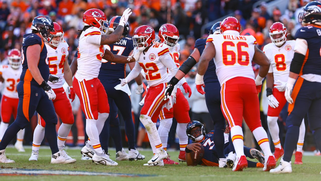 16,322 Denver Broncos V Kansas City Chiefs Photos & High Res