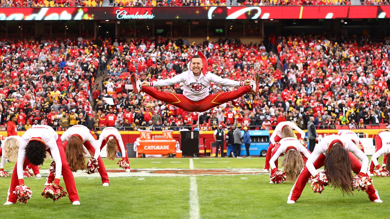 Photos: Chiefs Cheerleaders from Week 16 vs. Pittsburgh Steelers