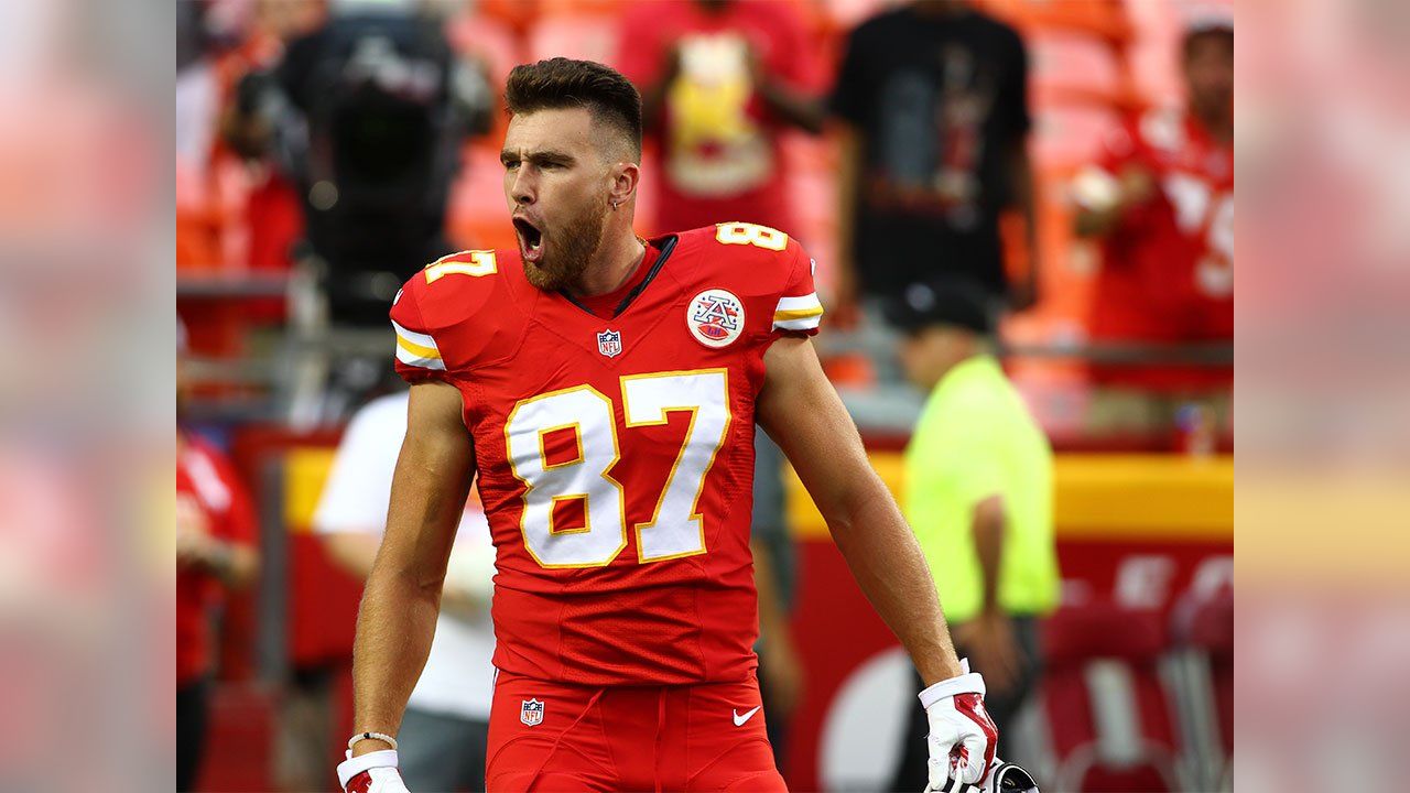 Kansas City Chiefs tight end Travis Kelce breaks down film with Hall of  Famer Tony Gonzalez