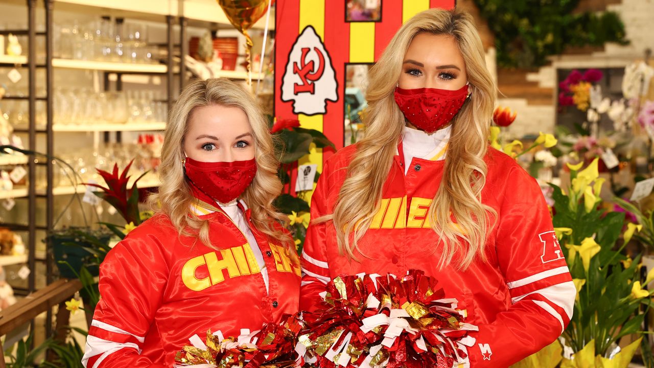 Hy-Vee in Lee's Summit helping Chiefs fans gear up for playoffs