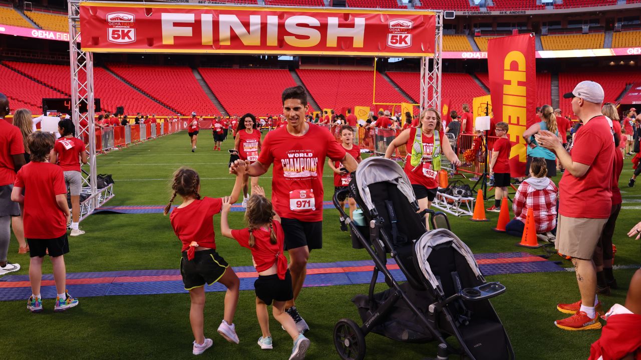 GEHA 5K at Arrowhead allows fans to run onto the field