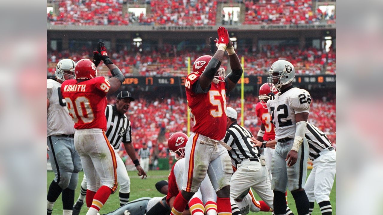 14,949 Raiders Vs Chiefs Photos & High Res Pictures - Getty Images