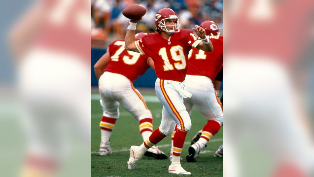 Joe Montana Kansas City Chiefs Editorial Photo - Image of chiefs,  footballgame: 156321441