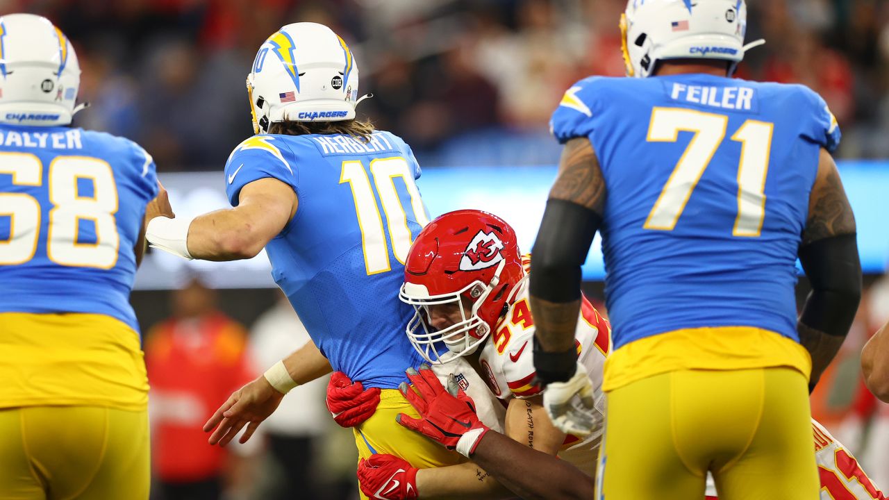 What uniforms will Chiefs wear against Chargers in Week 11?