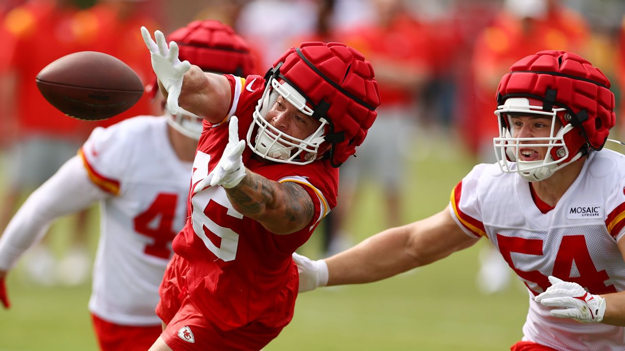 Kansas City Chiefs defensive tackle Chris Williams participates in a drill  during NFL football training camp Saturday, July 29, 2023, in St. Joseph,  Mo. (AP Photo/Charlie Riedel Stock Photo - Alamy