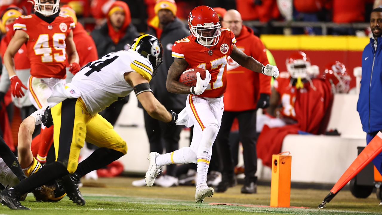 Photo Gallery: Chiefs vs. Steelers Game Action