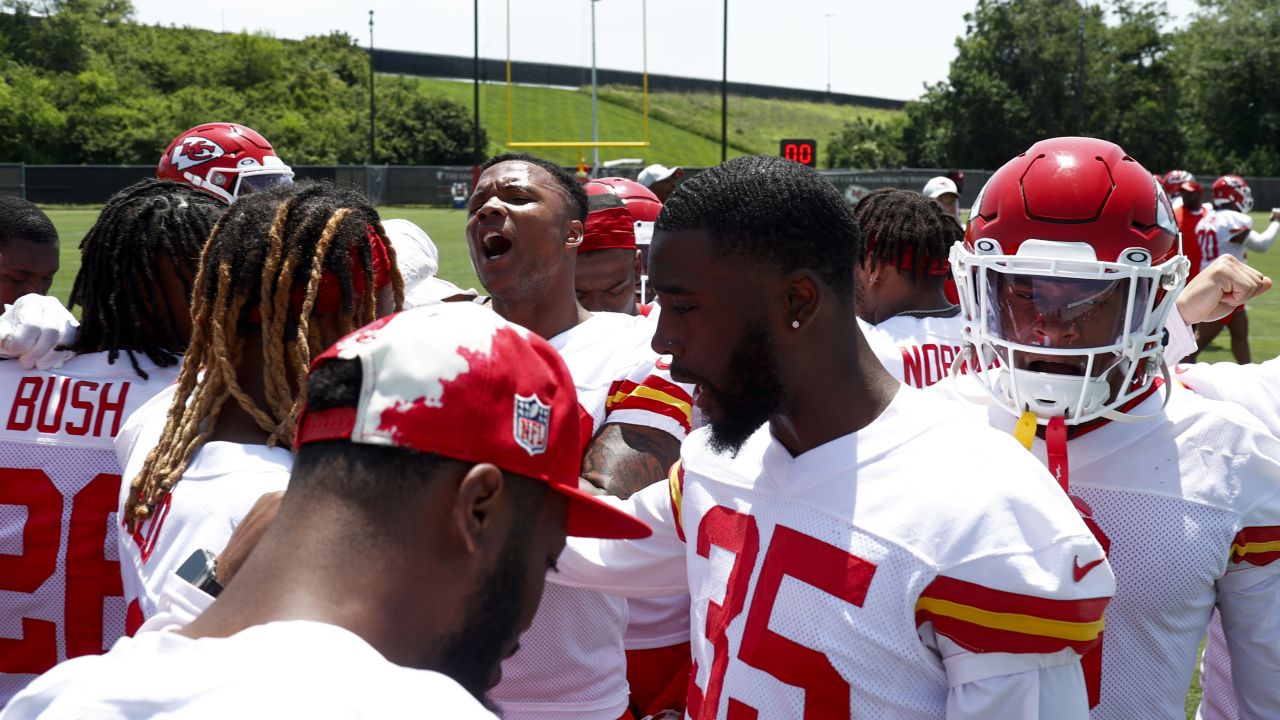 New-look Chiefs offensive line curating chemistry during offseason workouts