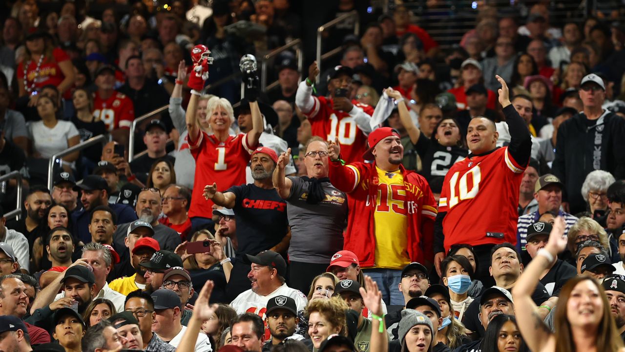 Raiders fans welcome Chiefs Kingdom to Las Vegas — PHOTOS