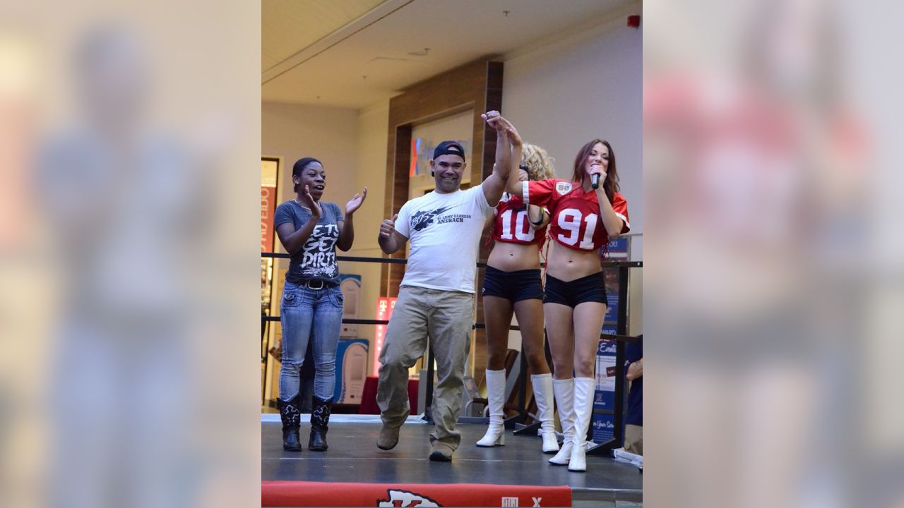 Kansas City Chiefs' cheerleaders visit Fort Sill, Article