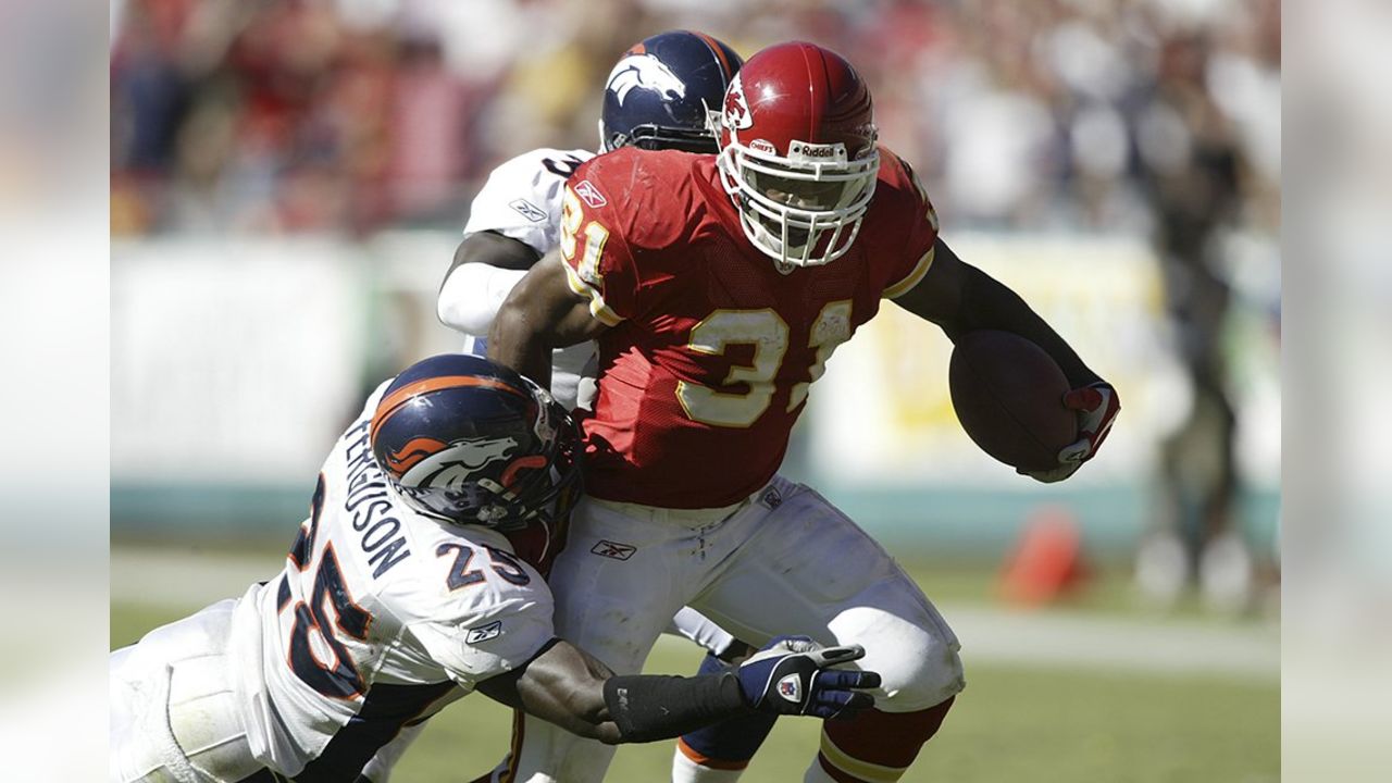 21 Sept 2003: RB Priest Holmes (31) of the Kansas City Chiefs in the Kansas  City