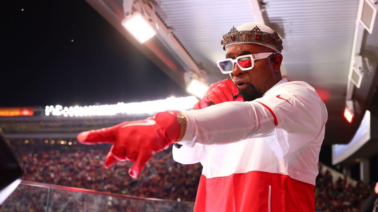 Tech N9ne will perform at halftime of Kansas City Chiefs AFC Wild