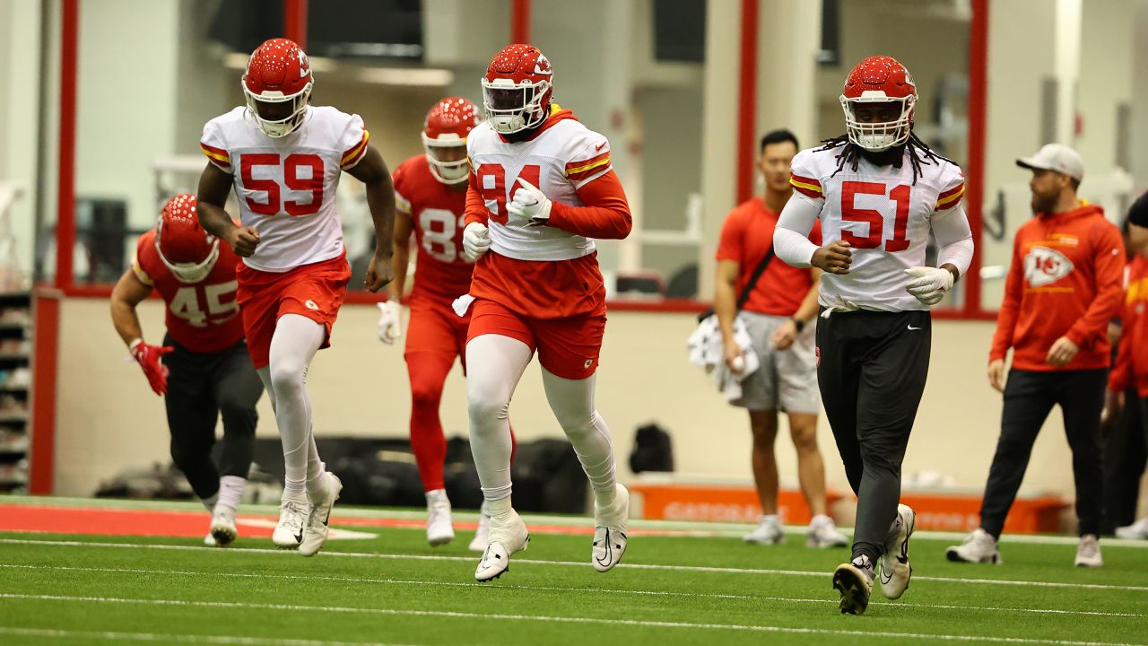 Mecole Hardman gets injured during Chiefs' OTA practice