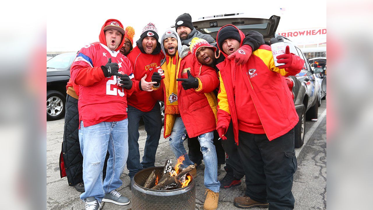 316 Chiefs Tailgate Stock Photos, High-Res Pictures, and Images