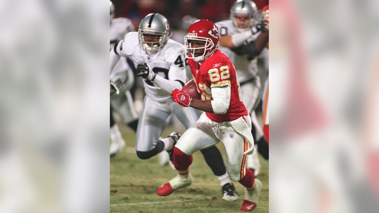 Photo Gallery: Chiefs vs Raiders Throwback