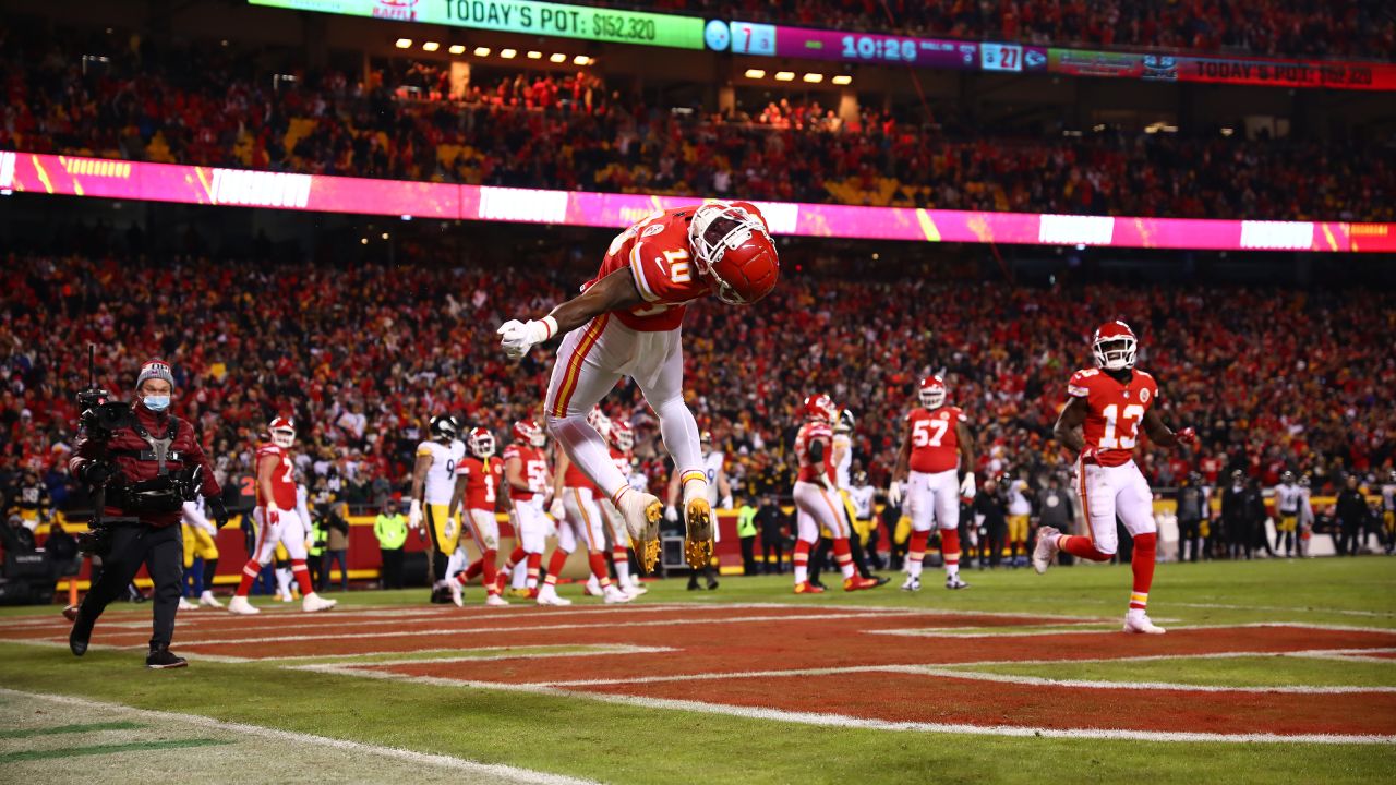 Chiefs WAGs get rowdy in stadium suite during Steelers beatdown