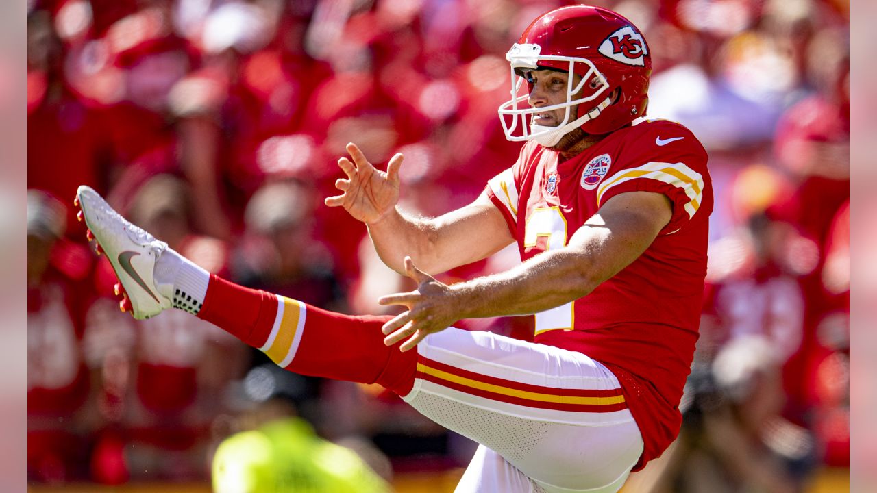 Chiefs release punter Dustin Colquitt