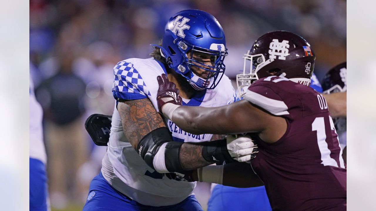 Kentucky offensive tackle Darian Kinnard (70) waits for a drill to start  during a NCAA college football practice in Lexington, Ky., Tuesday, Aug.  17, 2021. (AP Photo/Michael Clubb Stock Photo - Alamy