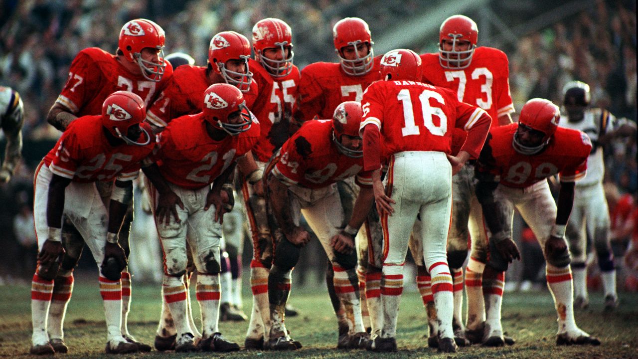 Kansas City Chiefs to play Chicago Bears in preseason game. Len Dawson in  hospice care