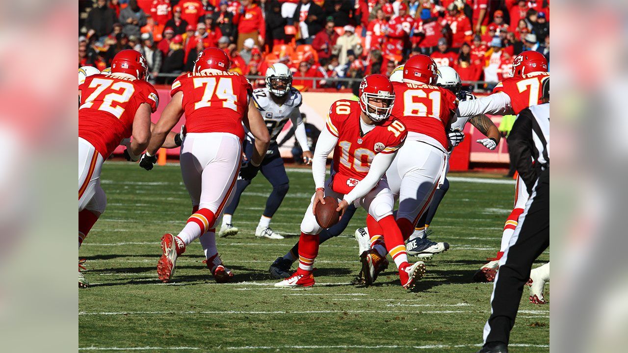 13,096 Chiefs Chargers Stock Photos, High-Res Pictures, and Images - Getty  Images