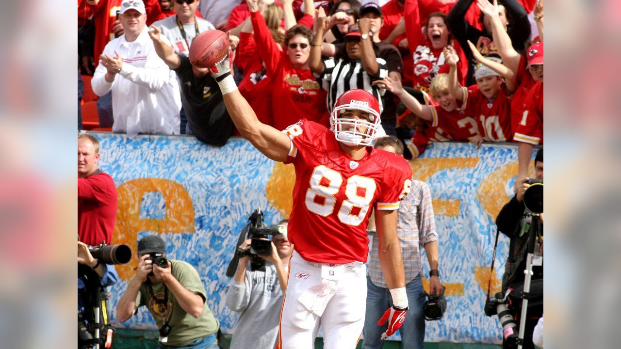 Tony Gonzalez's Hall of Fame career vaulted the NFL's tight end position 