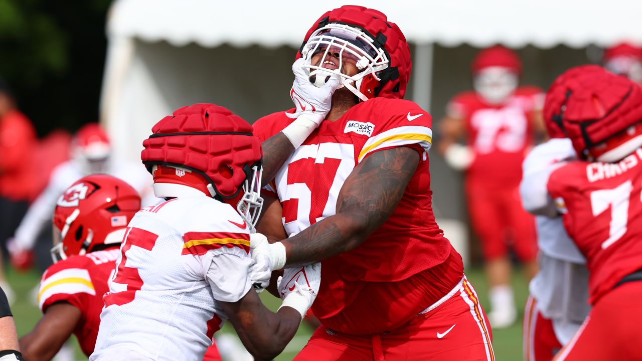 Kansas City Chiefs defensive end Mike Danna participates in a drill during  NFL football training camp Sunday, Aug. 7, 2022, in St. Joseph, Mo. (AP  Photo/Charlie Riedel Stock Photo - Alamy