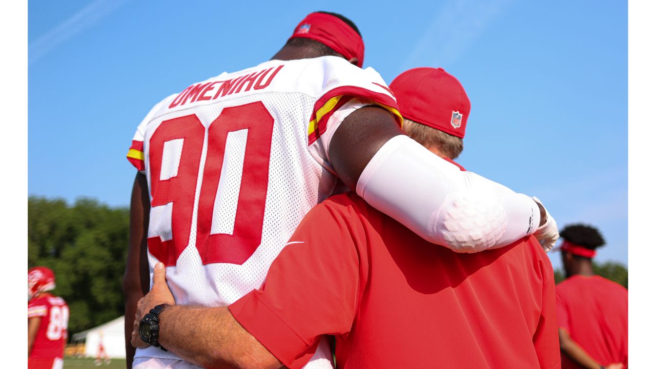 Kansas City Chiefs tight end Travis Kelce arrives at NFL football training  camp Monday, Aug. 15, 2022, in St. Joseph, Mo. (AP Photo/Charlie Riedel  Stock Photo - Alamy