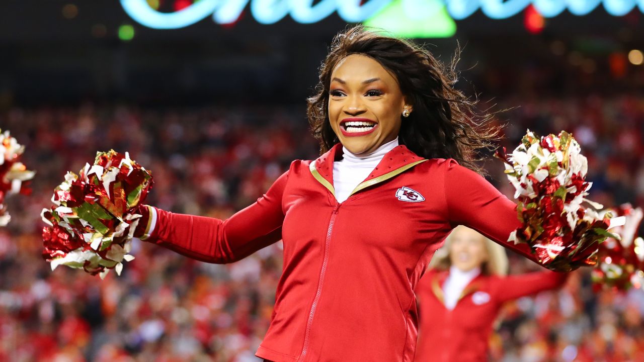 Kansas City Chiefs Cheerleaders Photos from Week 13 – Ultimate Cheerleaders