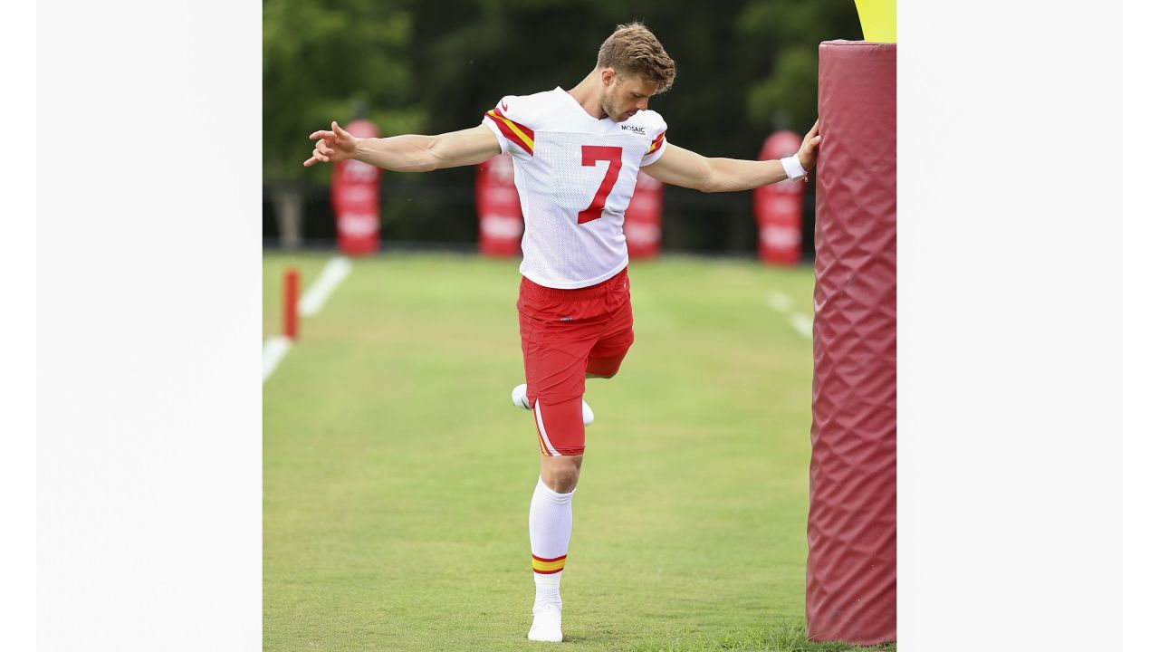 Photo gallery: Kansas City Chiefs workout in heat during mini-camp