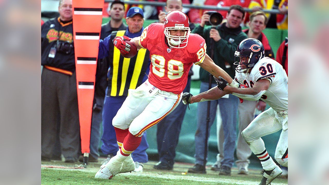 NFL Hall of Famer Tony Gonzalez pushes multisport participation