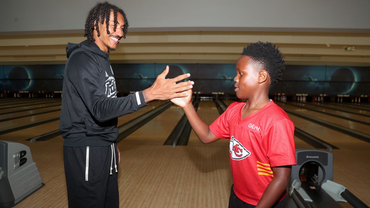 Rookie Club Goes Bowling with Chiefs Flag Youth