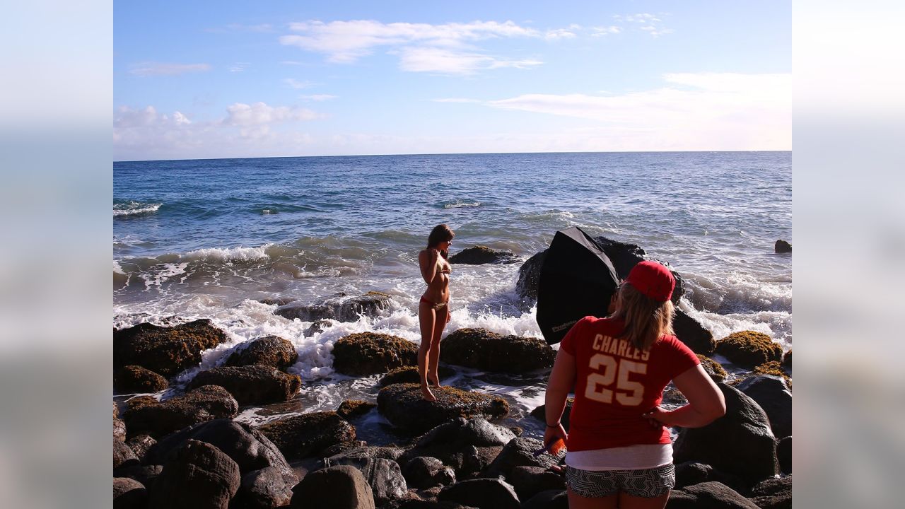 2015-2016 Chiefs Cheerleader 16-Month Calendar is Now Available