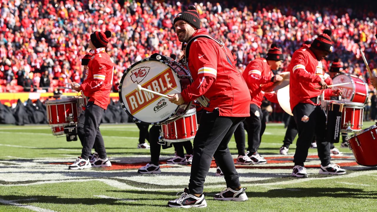 Church choir sings DUUUVAL ahead of Jaguar game against Chiefs