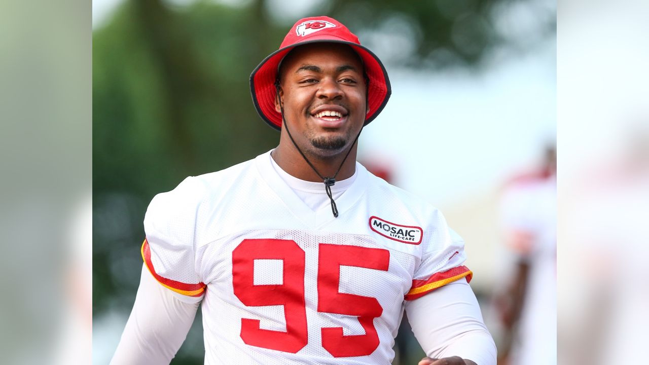 Chiefs' Chris Jones Wears Other Team's Hat To Opener (PIC)