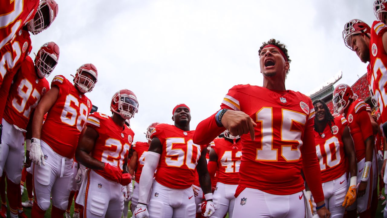 KANSAS CITY, MO - AUGUST 26: Kansas City Chiefs center Creed Humphrey (52)  before an NFL, American